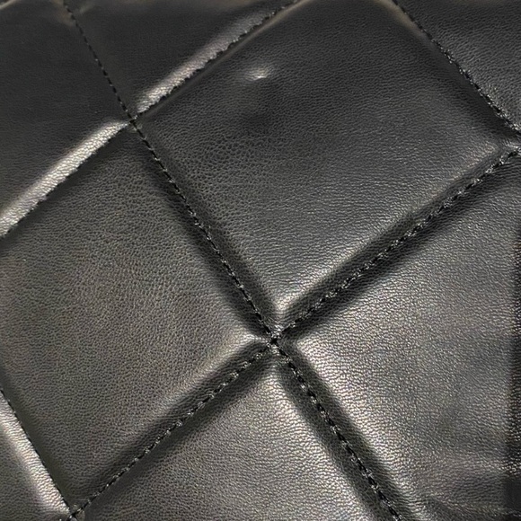 Badgley Mischka Black Gold Chain Quilted Crossbody Bag NWT - Picture 13 of 13